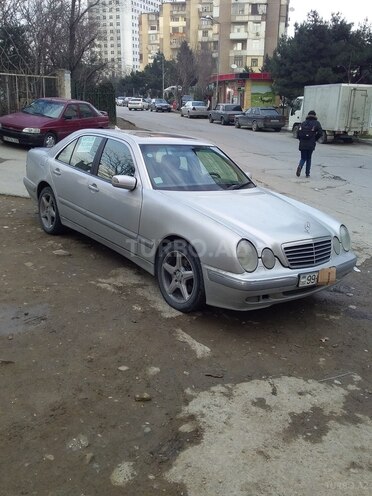 Mercedes E 280 2001, 373,000 km - 2.8 л - Bakı