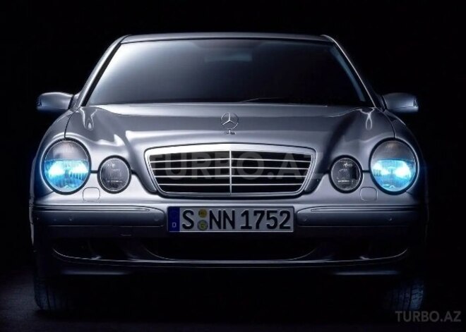 Mercedes E 240 2000, 250,000 km - 2.4 l - Bakı