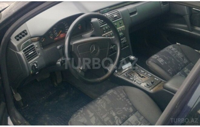 Mercedes E 240 2000, 250,000 km - 2.4 l - Bakı