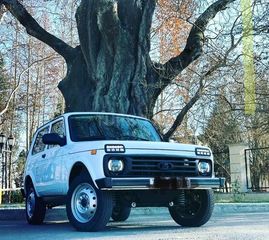 LADA (VAZ) Niva 2015, 80,000 km - 1.7 л - Yevlax