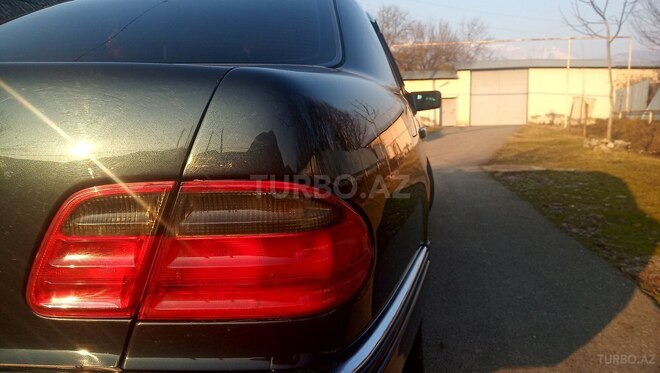 Mercedes E 280 1998, 348,571 km - 2.8 l - İsmayıllı