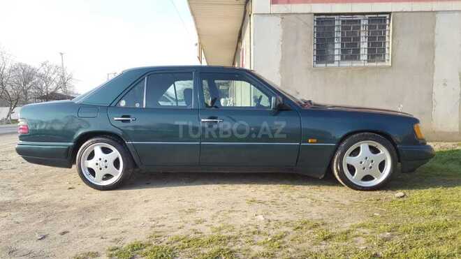 Mercedes E 280 1995, 350,000 km - 2.8 l - Masallı