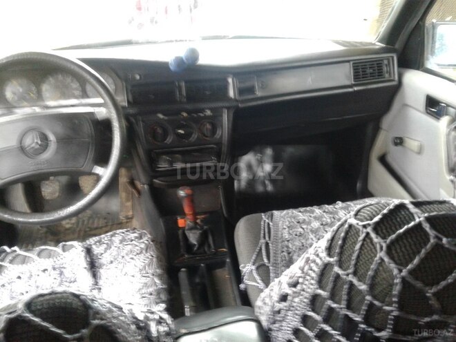 Mercedes 190 1991, 420,000 km - 2.0 l - Masallı