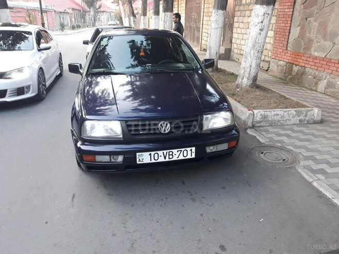 Volkswagen Vento 1997, 120,000 km - 2.0 l - Zaqatala