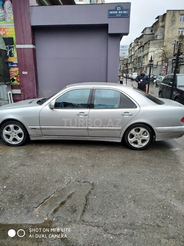 Mercedes E 240 2001, 280,000 km - 2.6 l - Bakı