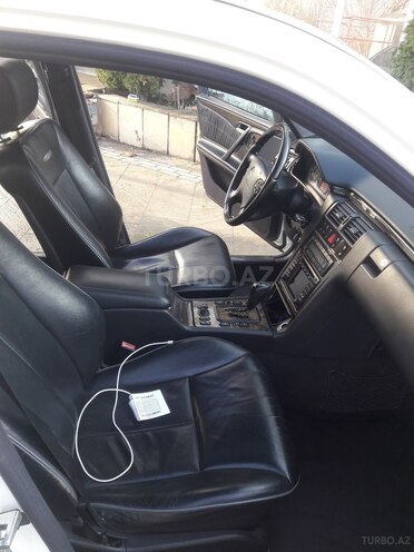 Mercedes E 320 2001, 129,605 km - 3.2 l - Gəncə