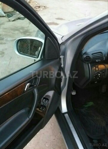 Mercedes C 220 2004, 403,000 km - 2.2 л - Bakı