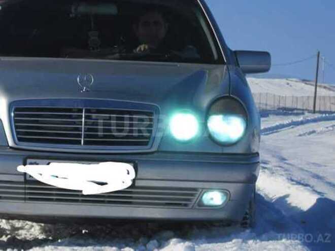 Mercedes E 280 1999, 450,000 km - 2.8 l - Şamaxı