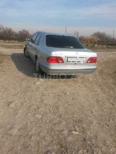 Mercedes E 280 1999, 450,000 km - 2.8 l - Şamaxı