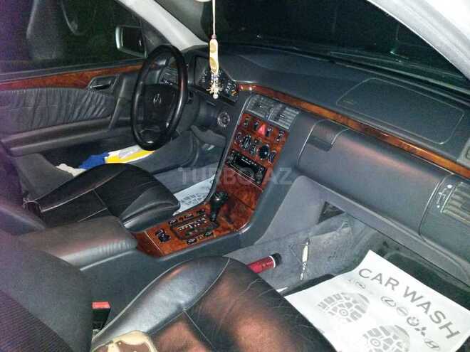 Mercedes E 280 1999, 450,000 km - 2.8 l - Şamaxı