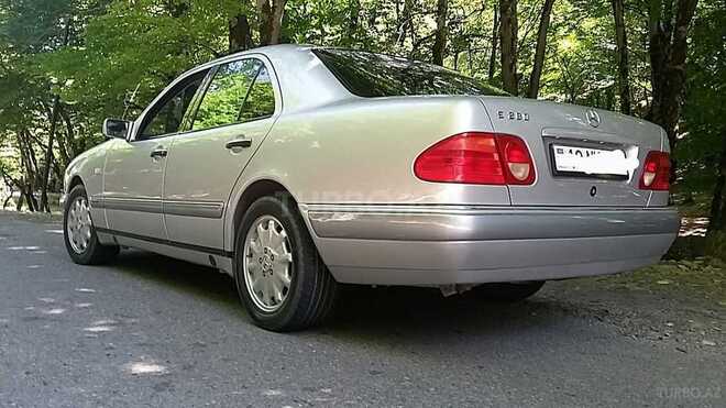 Mercedes E 280 1999, 450,000 km - 2.8 l - Şamaxı