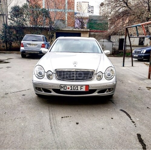 Mercedes E 240 2004, 186,000 km - 2.6 l - Bakı