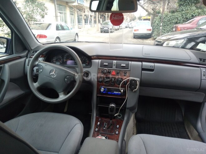 Mercedes E 280 2000, 330,063 km - 2.8 l - Bakı