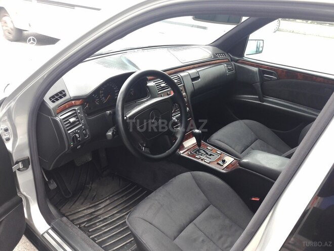 Mercedes E 230 1997, 257,364 km - 2.3 л - Bakı