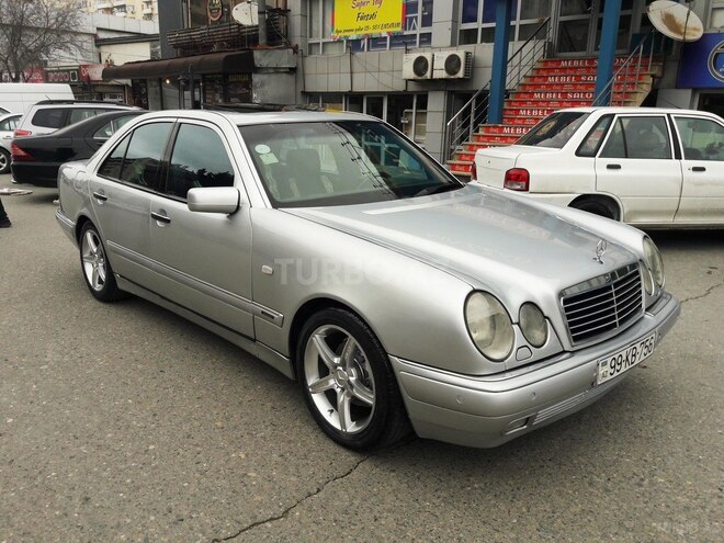 Mercedes E 240 1999, 281,000 km - 2.4 л - Bakı