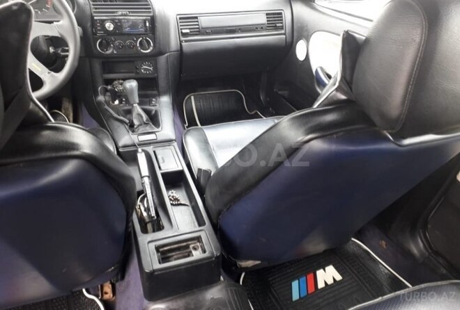 BMW 318 1991, 450,000 km - 1.8 l - Bakı