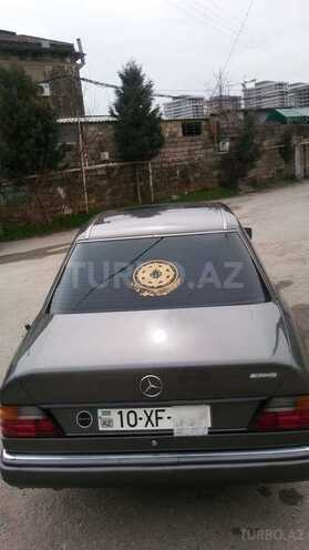 Mercedes E 200 1991, 250,000 km - 2.0 l - Bakı