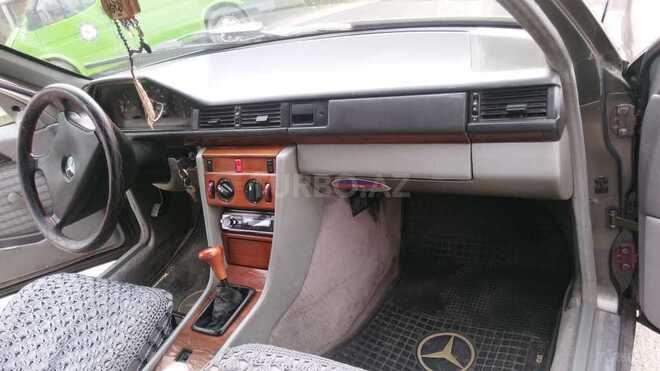 Mercedes E 200 1991, 250,000 km - 2.0 l - Bakı