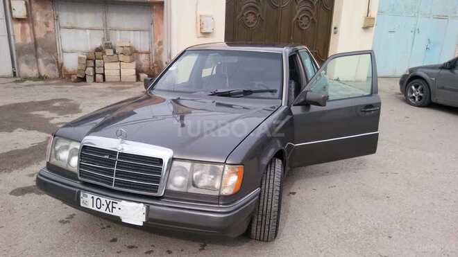 Mercedes E 200 1991, 250,000 km - 2.0 l - Bakı