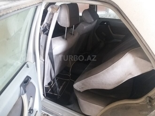 Mercedes E 230 1986, 257,000 km - 2.3 l - Zaqatala
