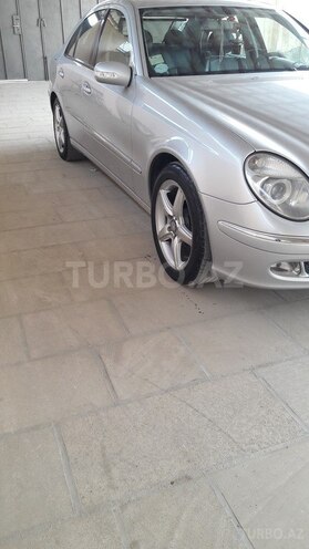 Mercedes E 240 2004, 196,000 km - 2.6 l - Sumqayıt