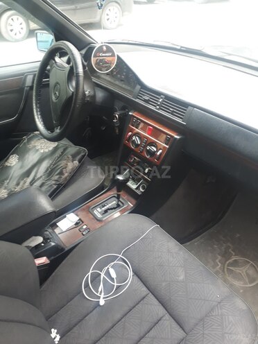 Mercedes E 220 1994, 380,000 km - 2.2 l - Bakı