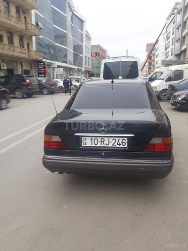 Mercedes E 220 1994, 380,000 km - 2.2 l - Bakı