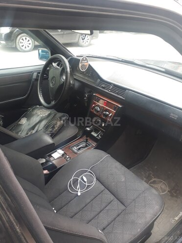 Mercedes E 220 1994, 380,000 km - 2.2 l - Bakı