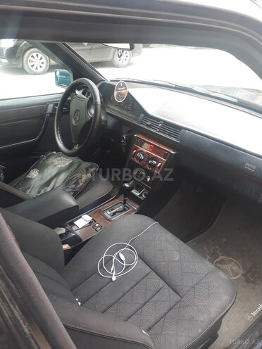 Mercedes E 220 1994, 380,000 km - 2.2 l - Bakı