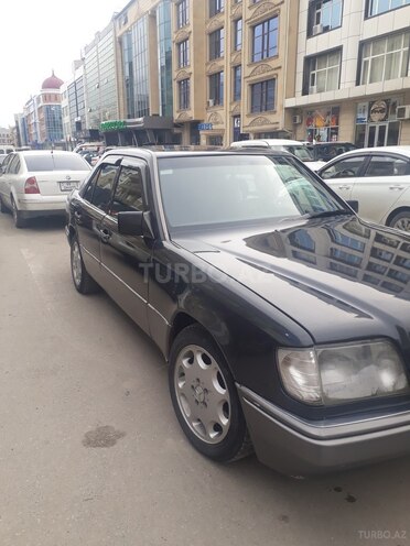Mercedes E 220 1994, 380,000 km - 2.2 l - Bakı