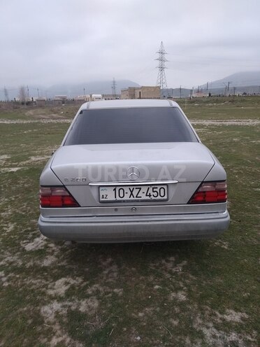 Mercedes E 220 1992, 170,000 km - 2.2 l - Siyəzən
