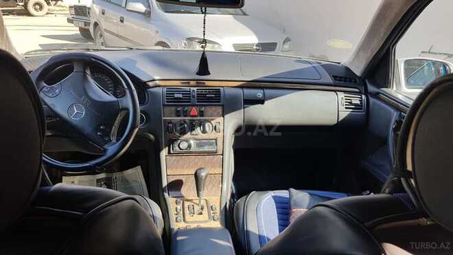 Mercedes E 240 2001, 280,000 km - 2.6 l - Sumqayıt