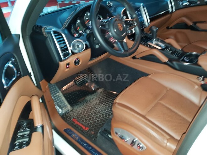 Porsche Cayenne 2018, 7,600 km - 3.6 l - Bakı