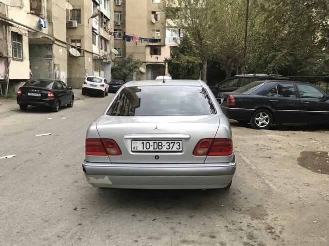 Mercedes E 230 1997, 292,000 km - 2.3 л - Bakı