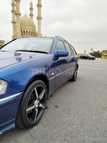 Mercedes C 200 2000, 215,200 km - 2.0 l - Bakı