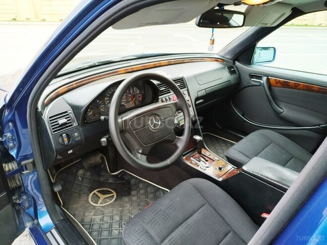 Mercedes C 200 2000, 215,200 km - 2.0 l - Bakı