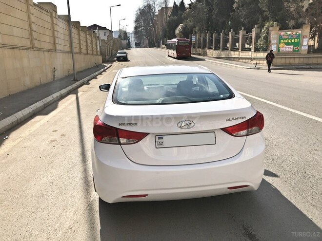 Hyundai Elantra 2013, 130,000 km - 1.6 л - Bakı