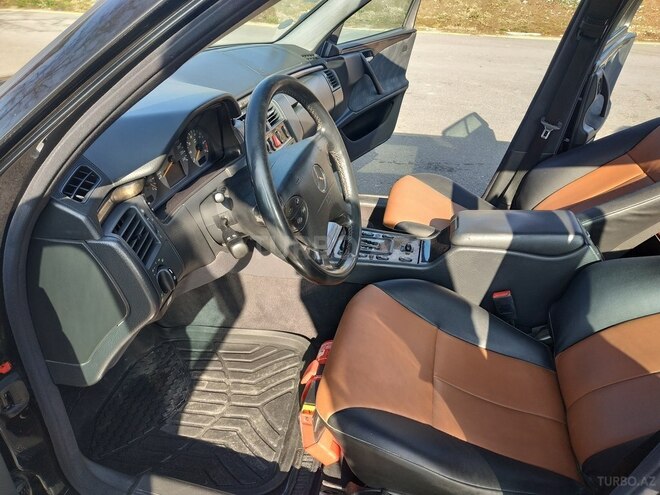 Mercedes E 240 2000, 315,000 km - 2.5 л - Bakı