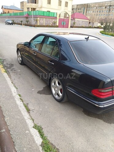Mercedes E 240 2000, 124,518 km - 2.4 л - Sumqayıt