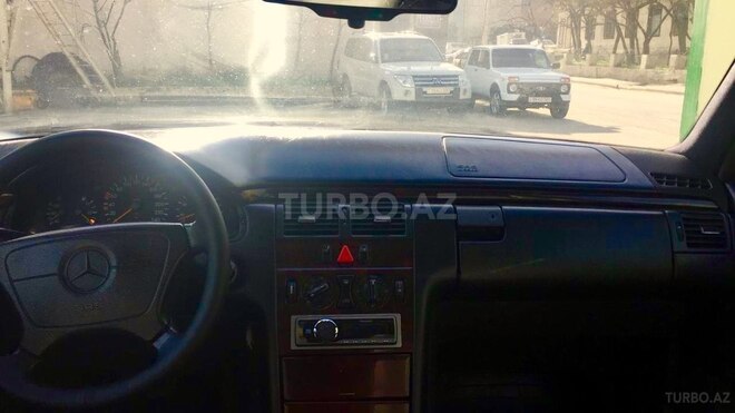Mercedes E 200 1996, 389,000 km - 2.0 l - Bakı