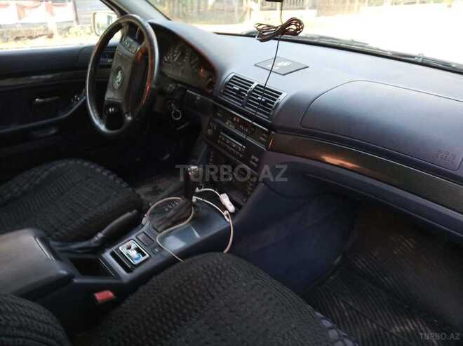 BMW 523 1996, 457,000 km - 2.5 l - Zaqatala