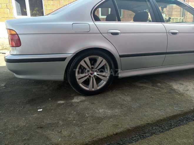 BMW 523 1996, 457,000 km - 2.5 l - Zaqatala