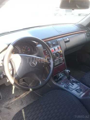 Mercedes E 220 2000, 399,523 km - 2.2 l - Bakı