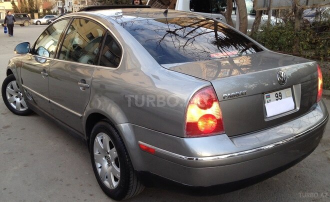 Volkswagen Passat 2004, 243,500 km - 1.8 л - Bakı