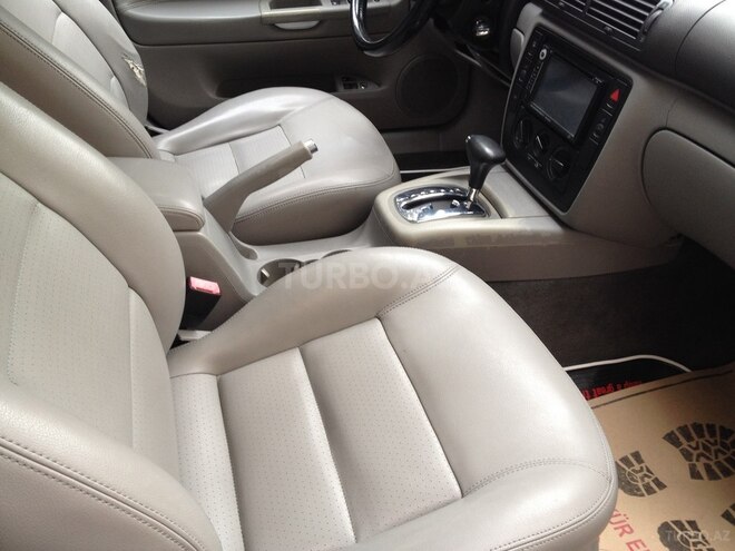 Volkswagen Passat 2004, 243,500 km - 1.8 л - Bakı