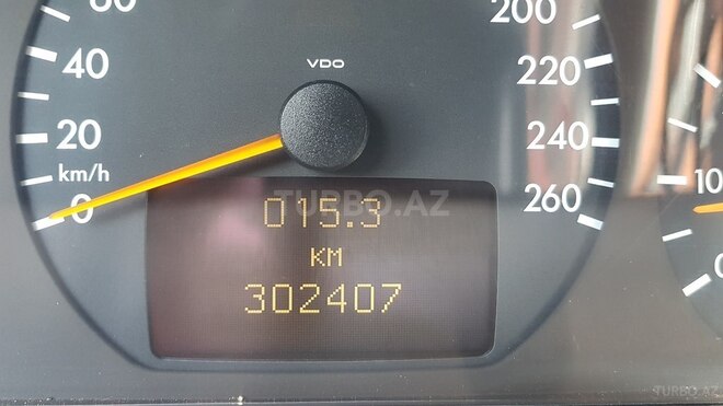 Mercedes E 240 2001, 302,414 km - 2.6 l - Gəncə
