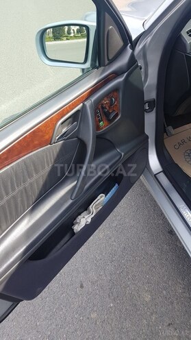 Mercedes E 240 2001, 302,414 km - 2.6 l - Gəncə