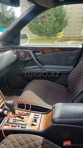 Mercedes E 240 2001, 302,414 km - 2.6 l - Gəncə