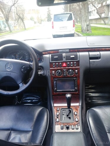 Mercedes E 240 1999, 300,025 km - 2.4 l - Bakı