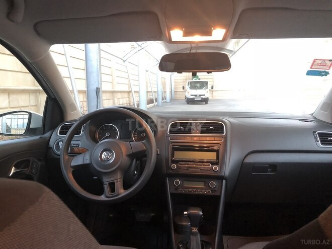 Volkswagen Polo 2009, 133,087 km - 1.4 l - Bakı